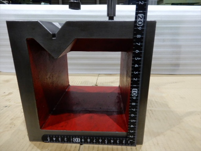 不明 200x200xH200mm V溝付桝形ブロック