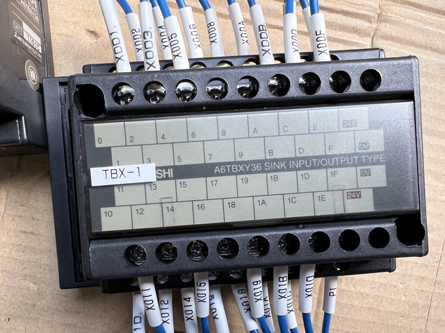 三菱電機 A6TBXY36 コネクタ端子台変換ユニット