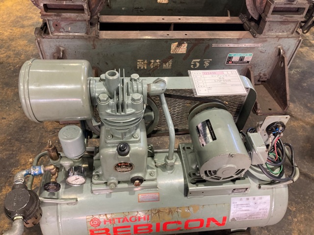 日立 HITACHI 0.75P-9.5V6 0.75kwコンプレッサー