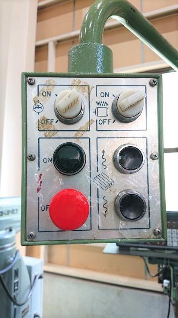 大隈豊和機械 STM-2R ラム型立フライス