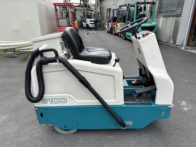 テナント 6100 搭乗式電動スイーパー 中古販売詳細【#353557】 | 中古