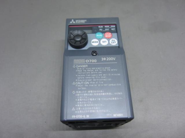 三菱電機 インバーター【FR-D720S-0.2K】-